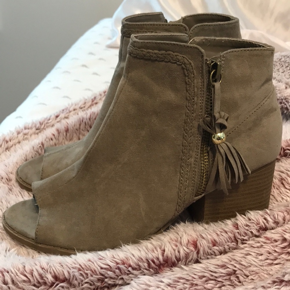 Heeled booties